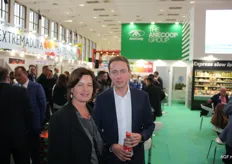 Johanna van Broekhoven van Anecoop met Oscar van Turenhout van de Nederlandse verdeler 4FruitCompany